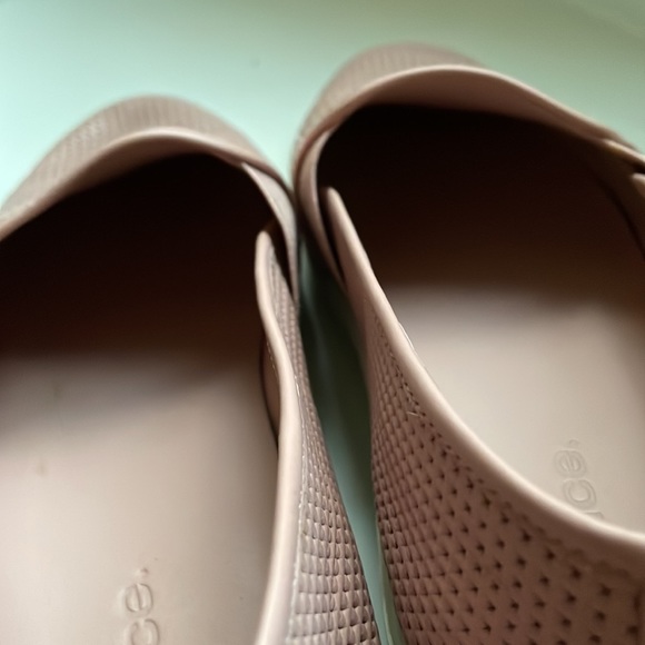 Vince Blair rose blush perforated slip on sneakers.Sz 10 - Picture 6 of 13